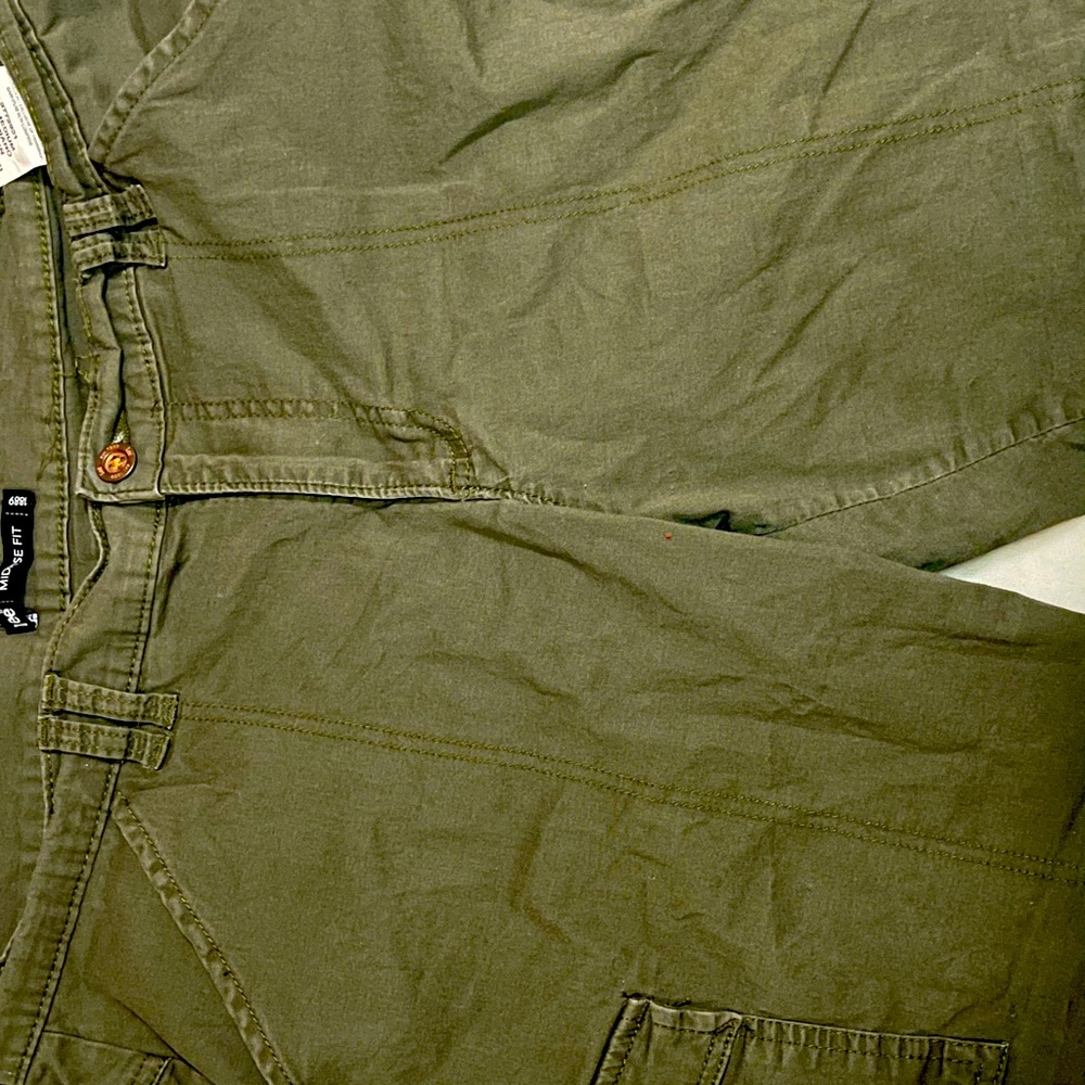 Booty lifting army green 7 inch shorts